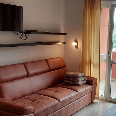 Apartments Danilo Kazanegra Sveti Stefan Exterior photo