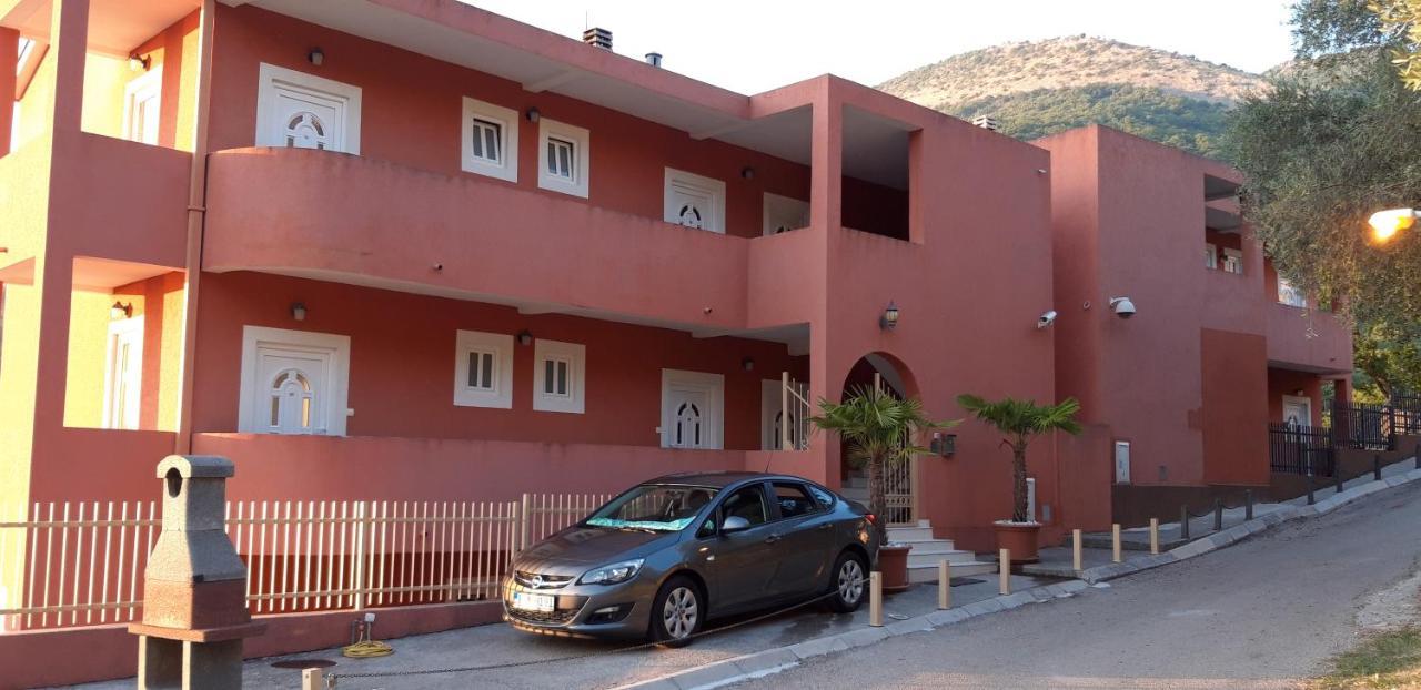 Apartments Danilo Kazanegra Sveti Stefan Exterior photo
